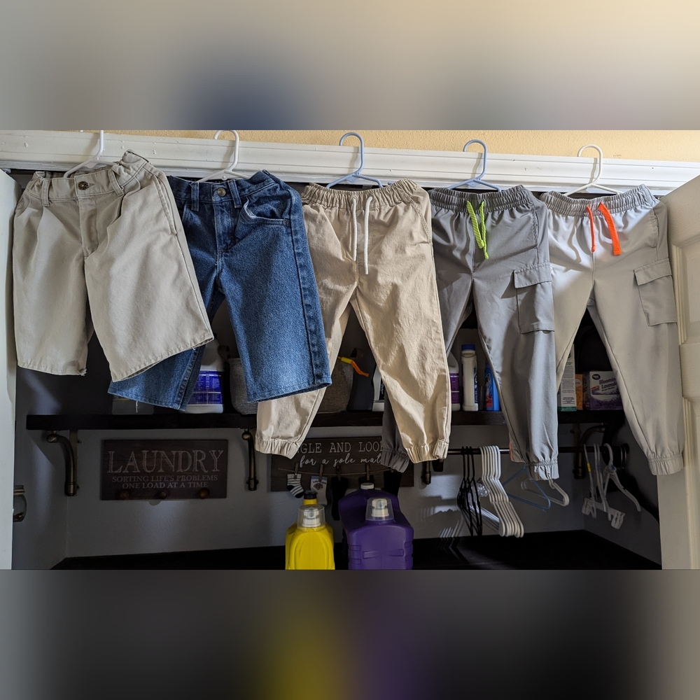 3 Pairs of pants and 2 shorts size 4T Lot